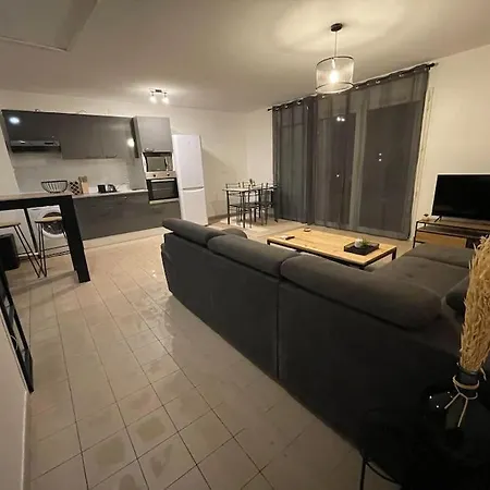 Lumineux T2 - Proche Apartment